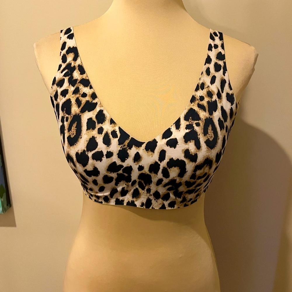 VS Leopard Print Wireless Bra, size Medium